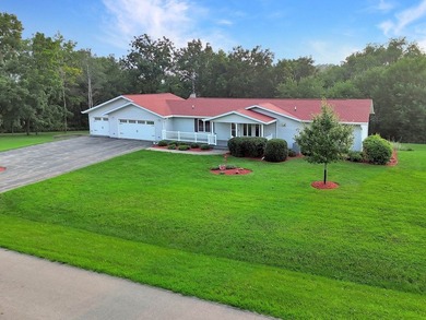 Rare opportunity to own a unique 5-acre horse property within - photo 2