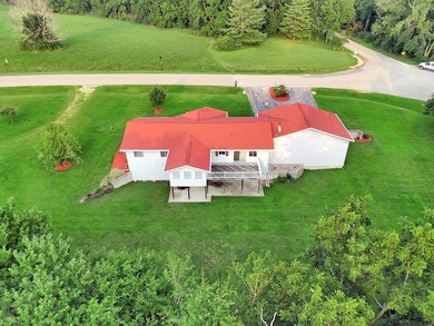 Rare opportunity to own a unique 5-acre horse property within - photo 3