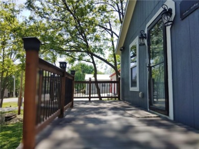 Darling Cottage across from the Lake! - photo 16