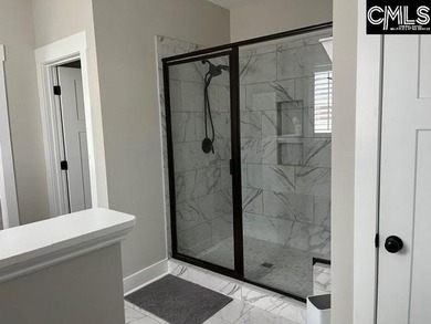 Stunning custom home with timeless charm! Welcome to this - photo 11
