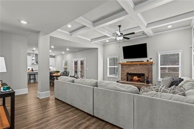 Welcome to this beautifully maintained 5-bedroom, 4-bathroom - photo 11