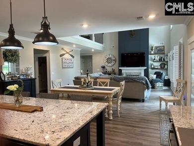 Stunning custom home with timeless charm! Welcome to this - photo 12