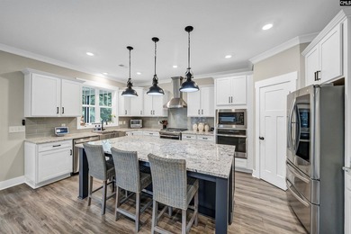 Stunning custom home with timeless charm! Welcome to this - photo 15