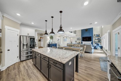 Stunning custom home with timeless charm! Welcome to this - photo 18