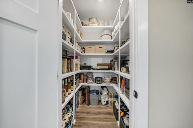 Stunning custom home with timeless charm! Welcome to this - photo 20