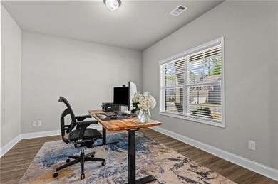 Welcome to this beautifully maintained 5-bedroom, 4-bathroom - photo 26
