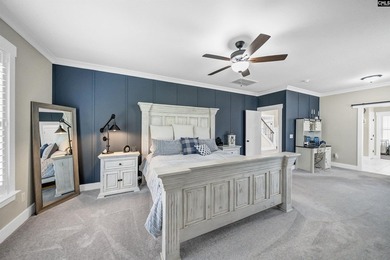 Stunning custom home with timeless charm! Welcome to this - photo 27