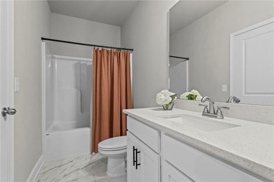 Welcome to this beautifully maintained 5-bedroom, 4-bathroom - photo 28