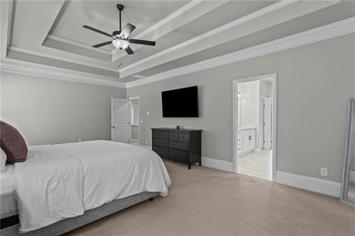 Welcome to this beautifully maintained 5-bedroom, 4-bathroom - photo 30