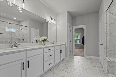 Welcome to this beautifully maintained 5-bedroom, 4-bathroom - photo 33