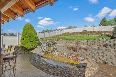 Stunning oasis with saltwater pool and outdoor entertaining - photo 40