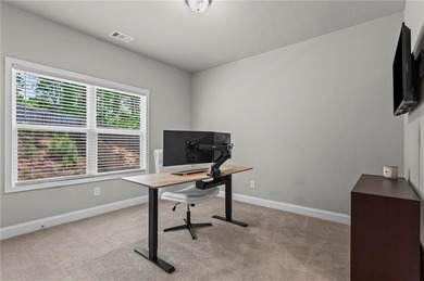 Welcome to this beautifully maintained 5-bedroom, 4-bathroom - photo 42