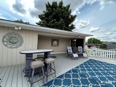 Stunning oasis with saltwater pool and outdoor entertaining - photo 42