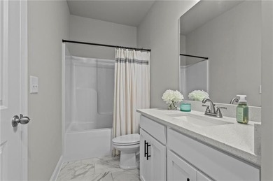 Welcome to this beautifully maintained 5-bedroom, 4-bathroom - photo 43