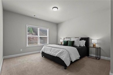 Welcome to this beautifully maintained 5-bedroom, 4-bathroom - photo 44