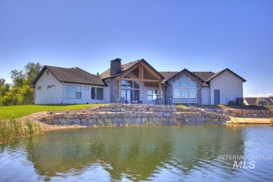 Created by Canyon Crest Homes, this gorgeous modern lodge sits - photo 2