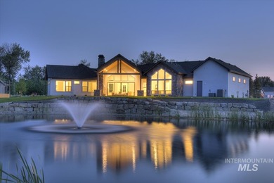 Created by Canyon Crest Homes, this gorgeous modern lodge sits - photo 3