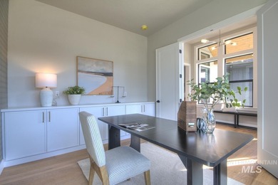 Created by Canyon Crest Homes, this gorgeous modern lodge sits - photo 7