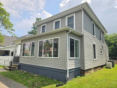 Absolutely stunning 2 story home with a fresh, modern feel and - photo 3
