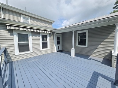 Absolutely stunning 2 story home with a fresh, modern feel and - photo 5