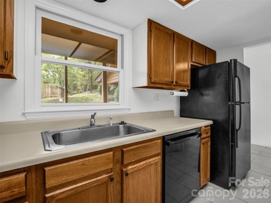 Enjoy easy mountain living in this charming 2-bedroom, 2-bath - photo 12