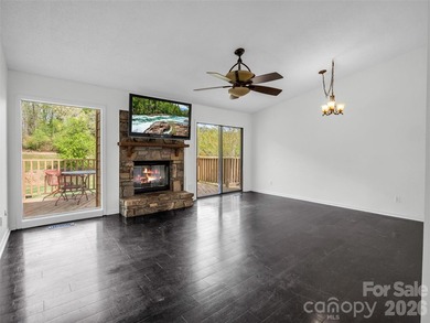 Enjoy easy mountain living in this charming 2-bedroom, 2-bath - photo 13