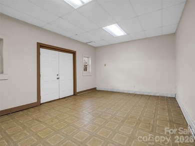 Enjoy easy mountain living in this charming 2-bedroom, 2-bath - photo 29