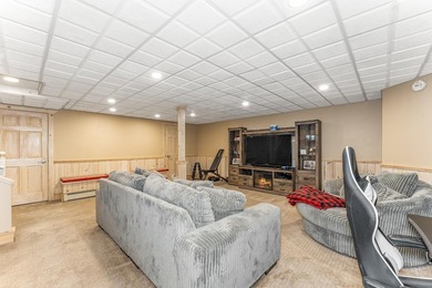 Set on sought-after Squirrel Lake, this inviting year-round 3 BD - photo 34