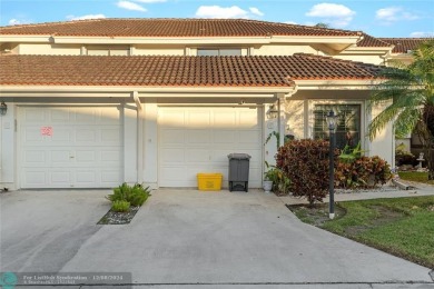 Lake Townhome/Townhouse For Sale in Boca Raton, Florida