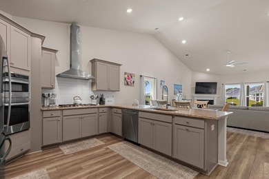 This 3 bedroom plus flex room, 2 bath home is located in - photo 14