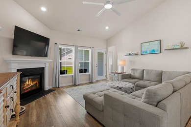 This 3 bedroom plus flex room, 2 bath home is located in - photo 23