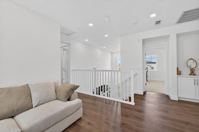Welcome to this 6-year-old home with a thoughtfully designed - photo 31