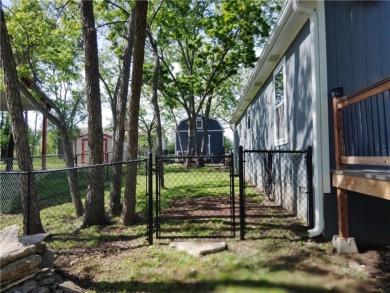 Darling Cottage across from the Lake! - photo 15