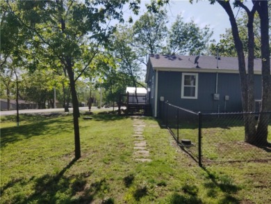 Darling Cottage across from the Lake! - photo 14