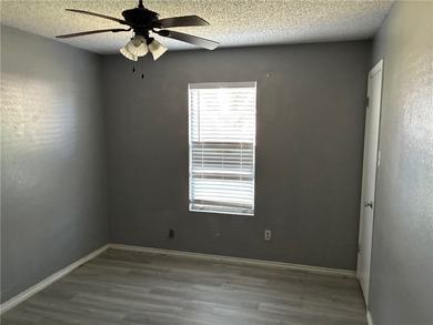 HUD owned property. Case #495-704555. HUD properties are sold - photo 8