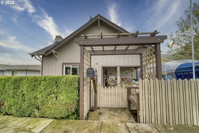 Columbia River - Columbia County Home For Sale in Sthelens Oregon