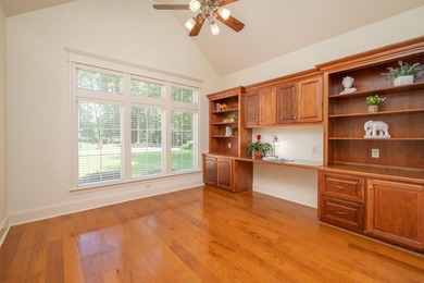 Stunning, triple split 4BD, 3BA, 2,769 sf, one-story brick home - photo 12