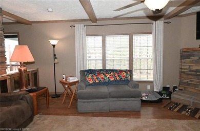 Dream property awaits! This 3 bedroom 2 bath custom built - photo 15
