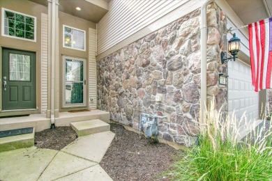 Lake Townhome/Townhouse For Sale in Yorkville, Illinois