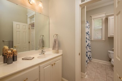 Stunning, triple split 4BD, 3BA, 2,769 sf, one-story brick home - photo 22