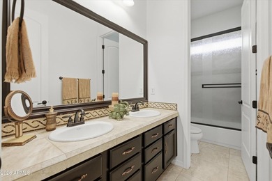 Luxury living awaits in Gilbert's premier gated golf community - photo 23