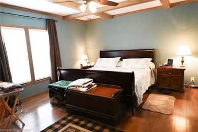 Dream property awaits! This 3 bedroom 2 bath custom built - photo 26