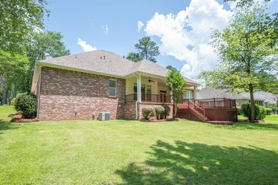 Stunning, triple split 4BD, 3BA, 2,769 sf, one-story brick home - photo 30