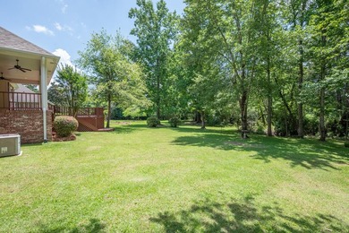 Stunning, triple split 4BD, 3BA, 2,769 sf, one-story brick home - photo 31
