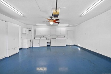 Welcome to this beautifully maintained single story home - photo 31