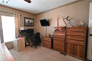 Dream property awaits! This 3 bedroom 2 bath custom built - photo 34