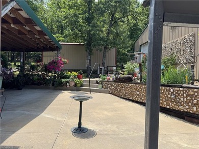 Dream property awaits! This 3 bedroom 2 bath custom built - photo 36