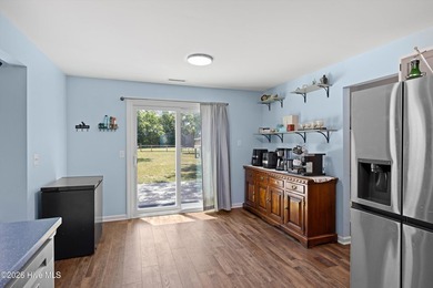 Located in the highly desirable Eagle Creek Golf community, this - photo 10
