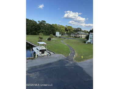 Maintenance free coastal living at its finest! This is a one - photo 12