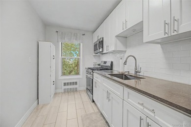 A must see. Beautiful Bright & Spacious fully renovated 2 - photo 12